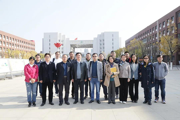 南京师范大学附属中学教育考察团到历城二中考察