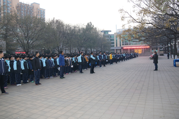 高一（53级）举行期中学情检测总结表彰大会